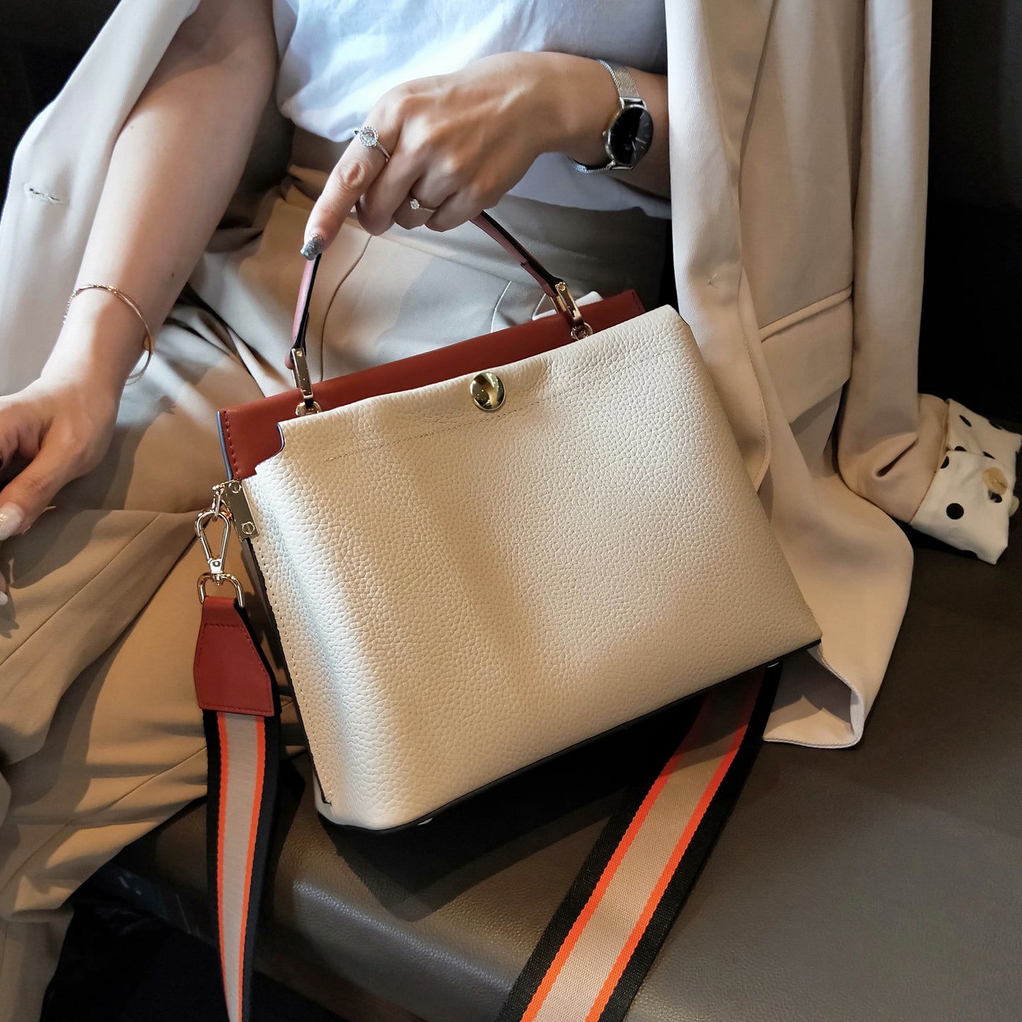 EVIE Large Capacity Soft Cowhide All-match Shoulder Bag
