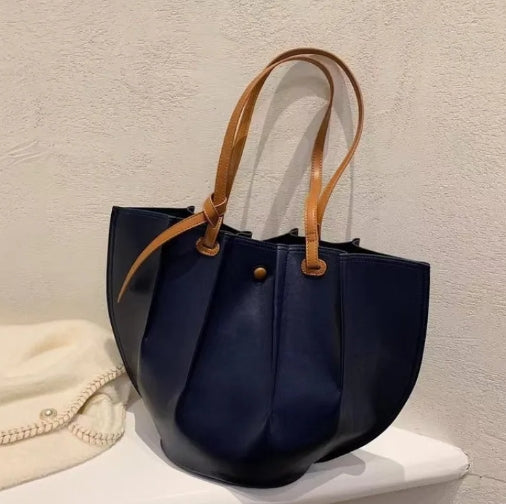 IRIS Bucket Bag