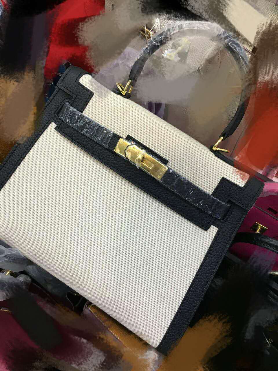 ELORA Leather Shoulder Bag