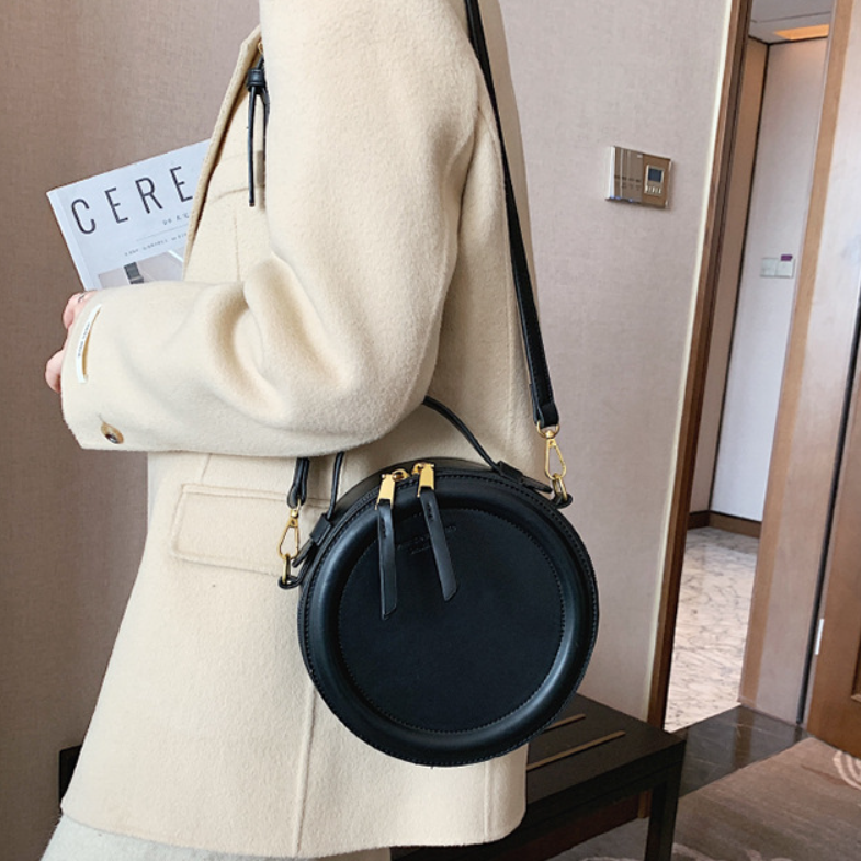 HAZEL Small Round Messenger Handbag